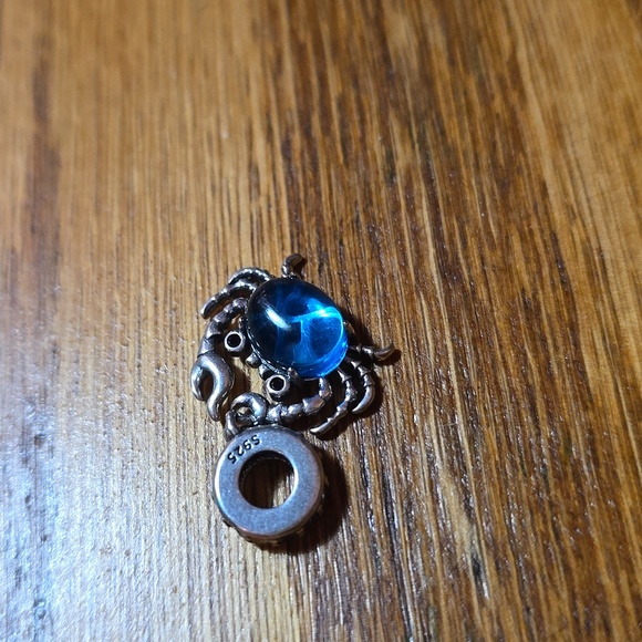 Sterling Silver (stamped) Beautiful blue Crab Pendant BRAND NEW in BAG and Box. - Picture 4 of 7